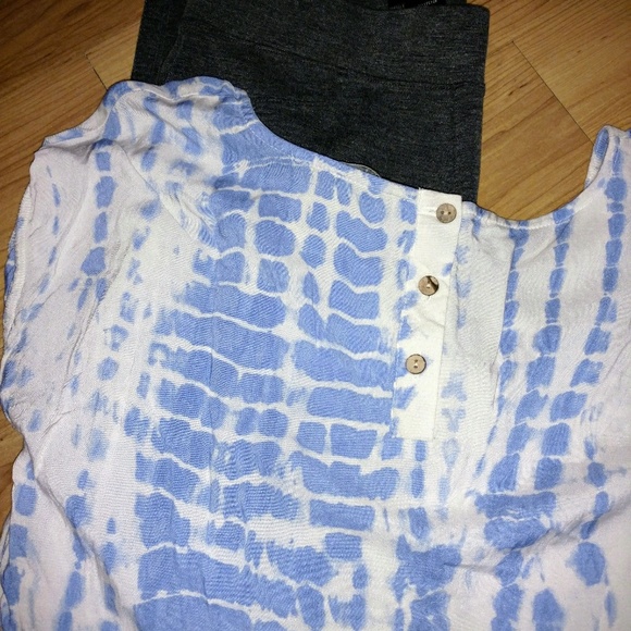 Olive & Oak top with wooden buttons - Picture 5 of 5